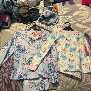 Kids Pajamas Sets comes w both new w tags
